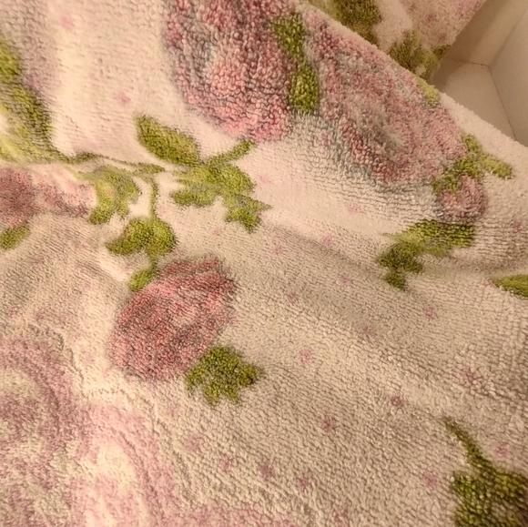 Vintage Fieldcrest 90% Cotton Pink Roses Bath Towel & Hand Towel Set Fringe - Picture 14 of 15